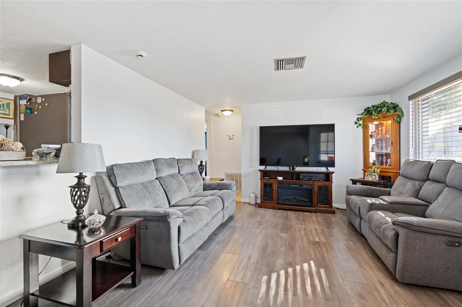 Image 5 of 40 For 4667 82nd Avenue N