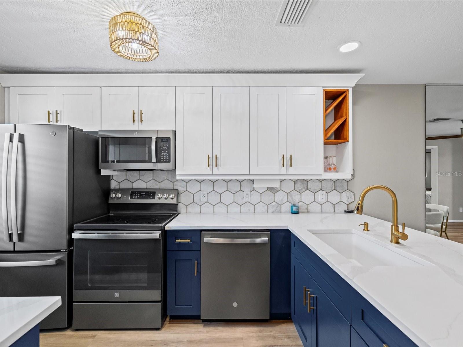 Image 6 of 35 For 3717 Trophy Boulevard