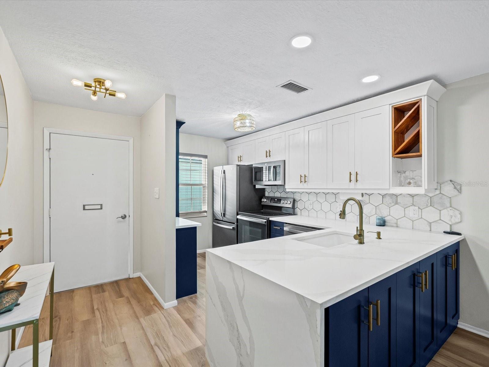 Image 7 of 35 For 3717 Trophy Boulevard