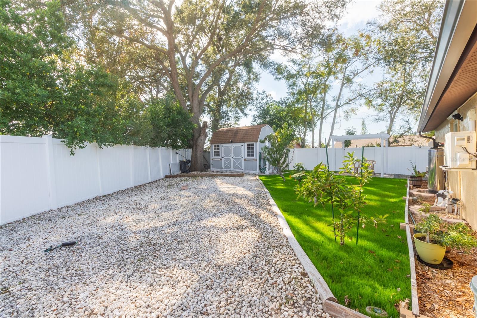 Image 16 of 53 For 2527 Ohio Place