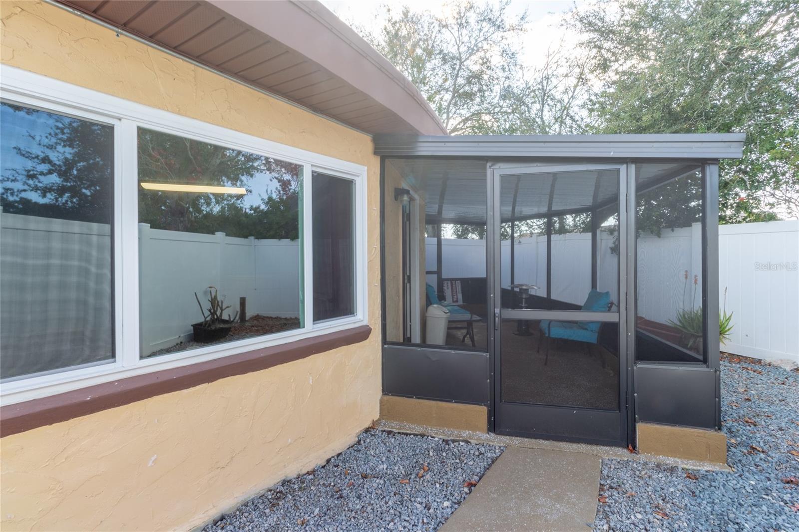 Image 23 of 53 For 2527 Ohio Place