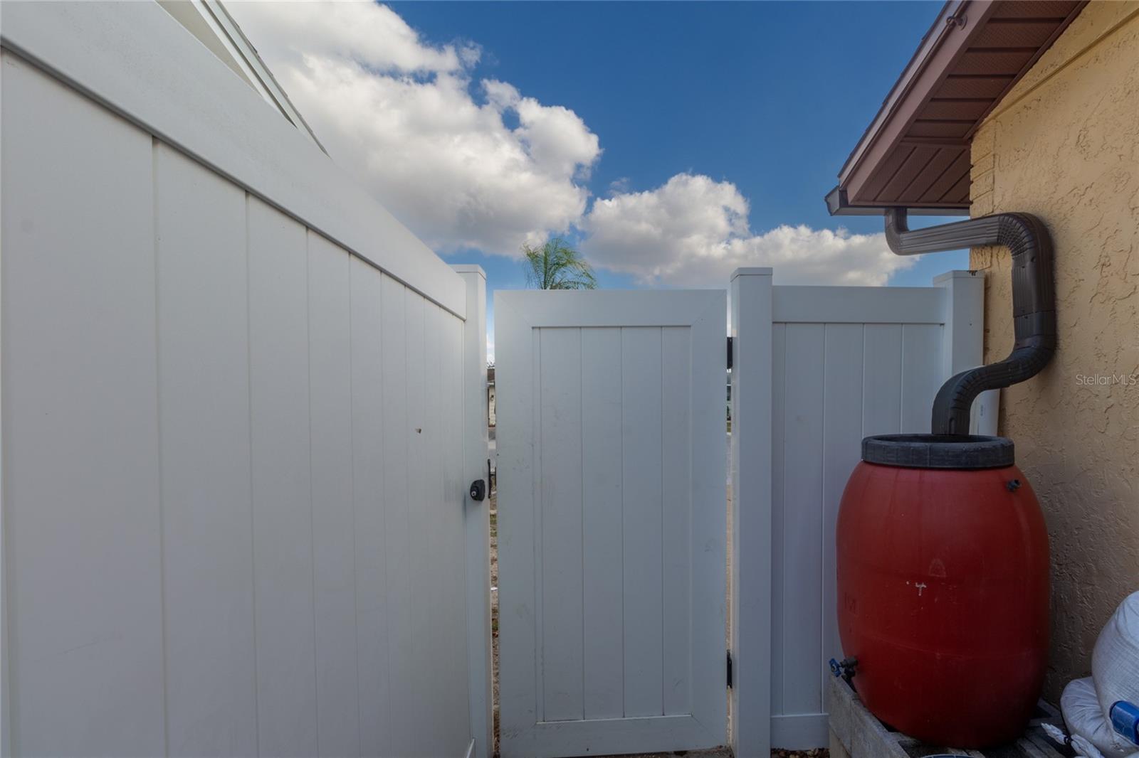 Image 26 of 53 For 2527 Ohio Place