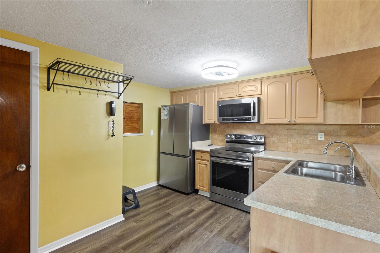 Image 32 of 53 For 2527 Ohio Place