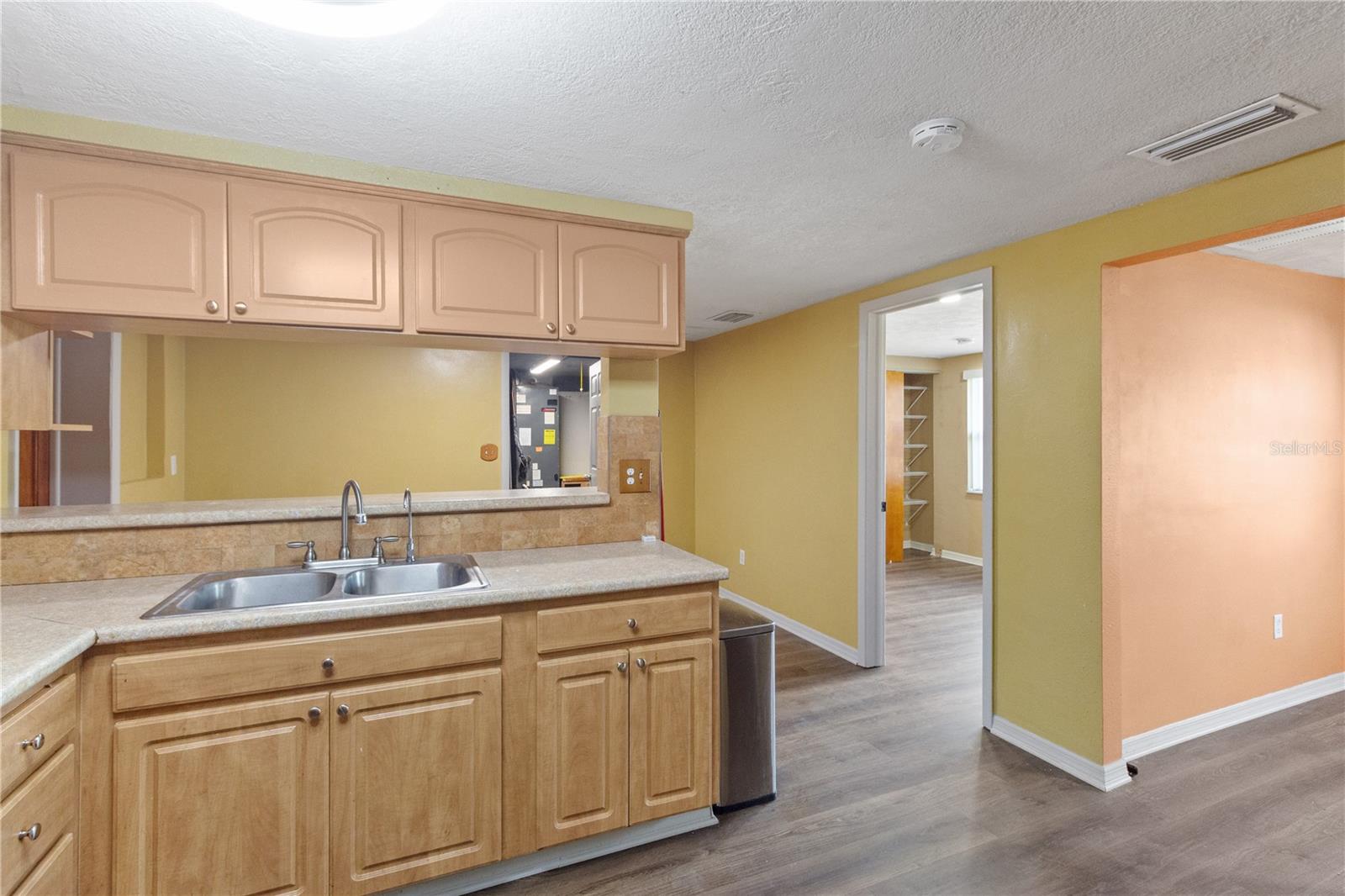 Image 35 of 53 For 2527 Ohio Place