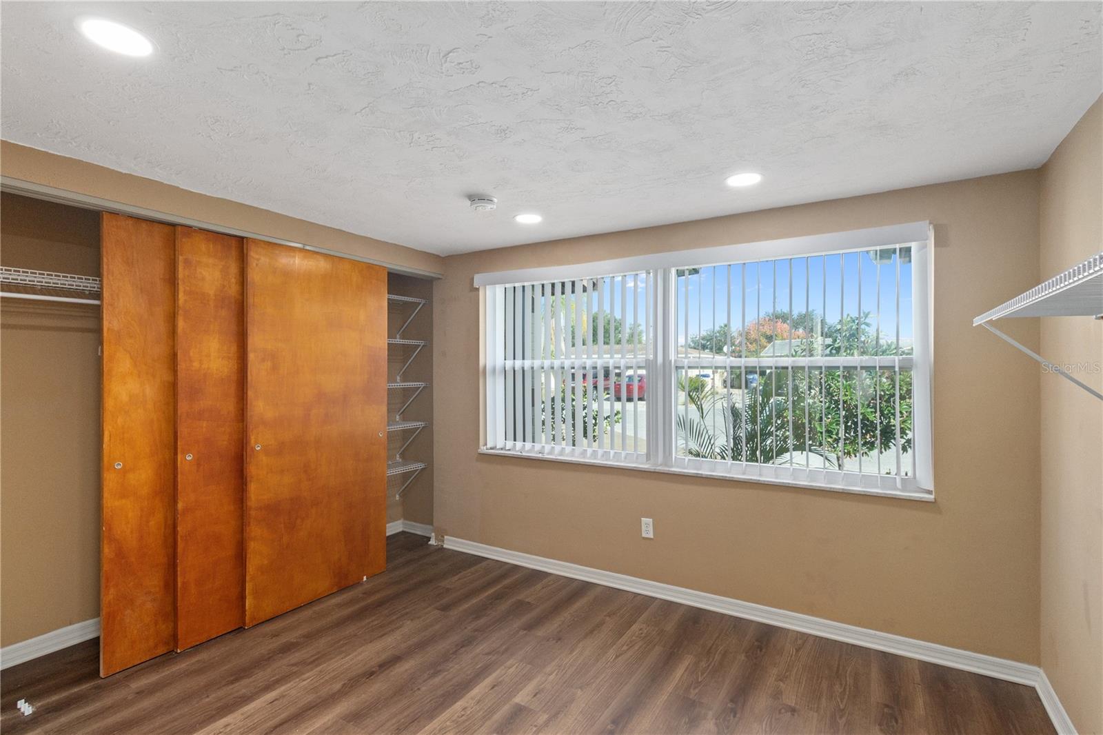 Image 36 of 53 For 2527 Ohio Place