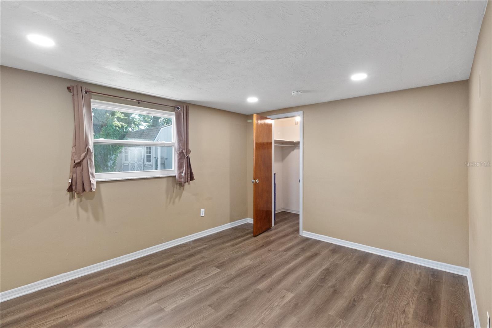 Image 45 of 53 For 2527 Ohio Place