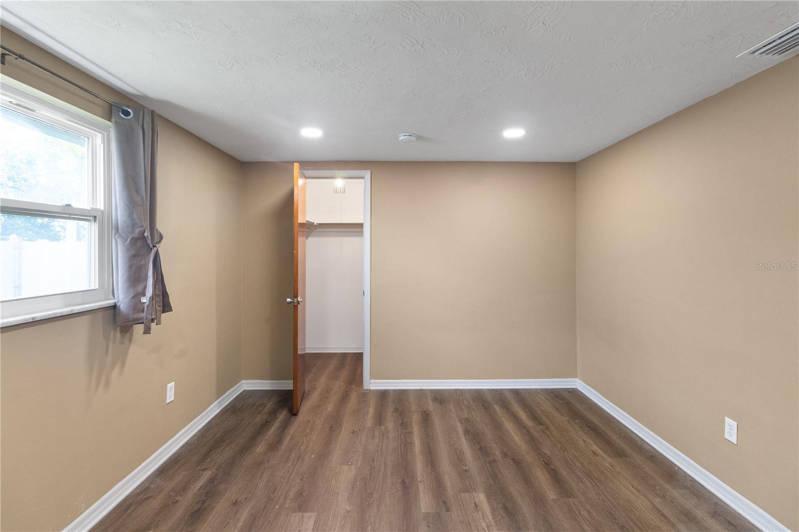 Image 46 of 53 For 2527 Ohio Place