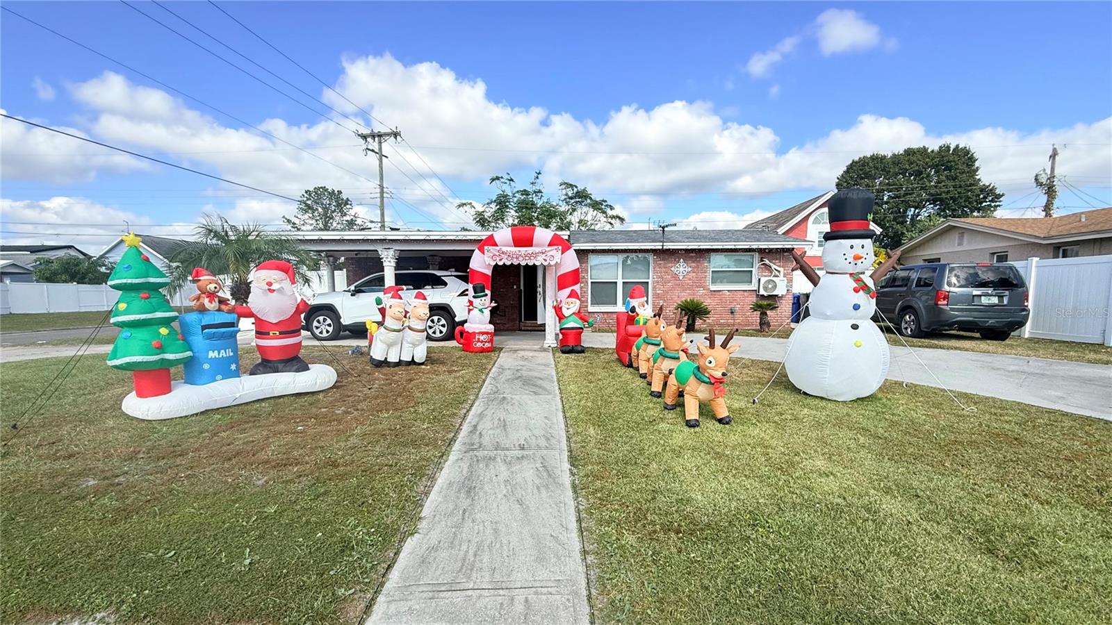 Listing photo id 0 for 4417 Hiawatha Street