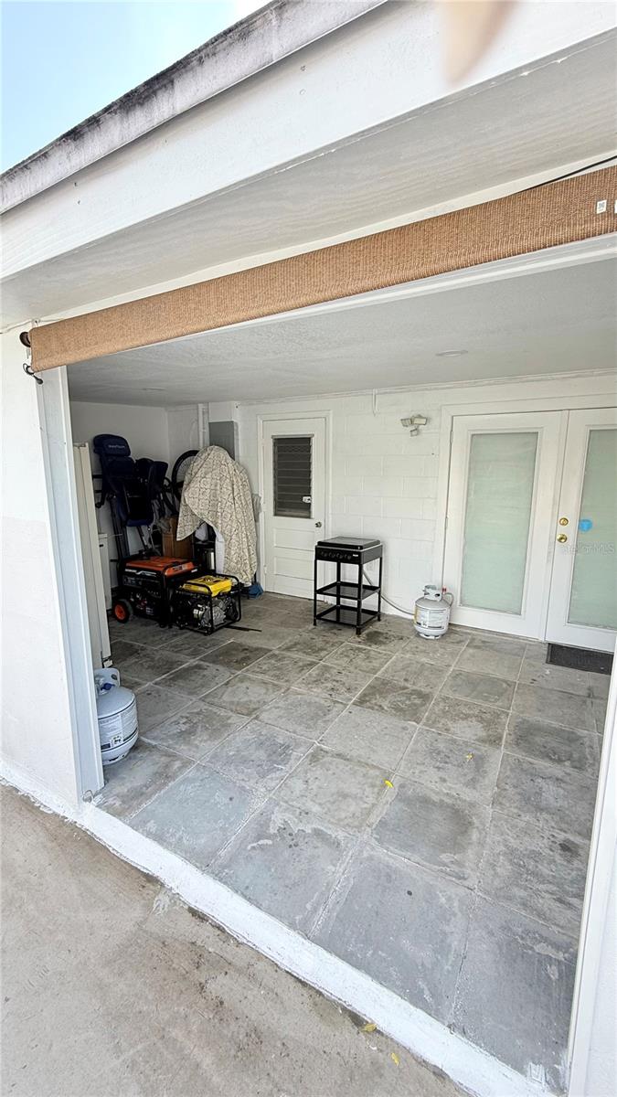 Listing photo id 20 for 4417 Hiawatha Street