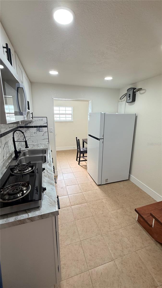 Listing photo id 25 for 4417 Hiawatha Street