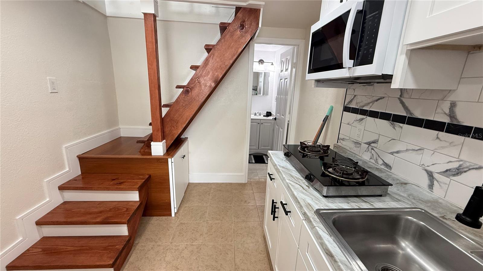 Listing photo id 32 for 4417 Hiawatha Street