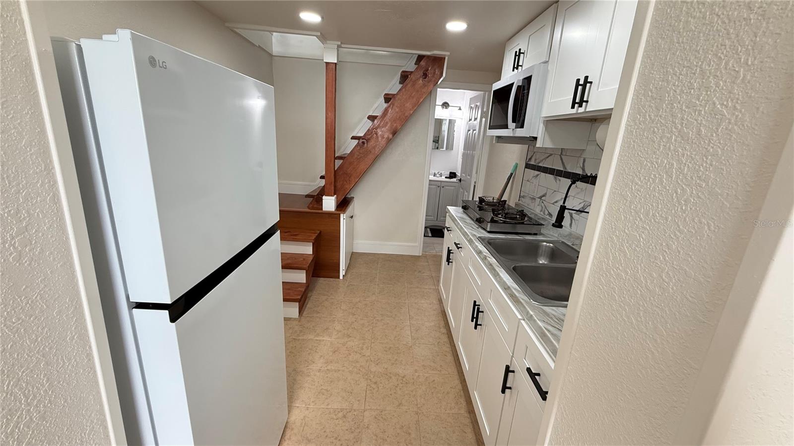 Listing photo id 33 for 4417 Hiawatha Street