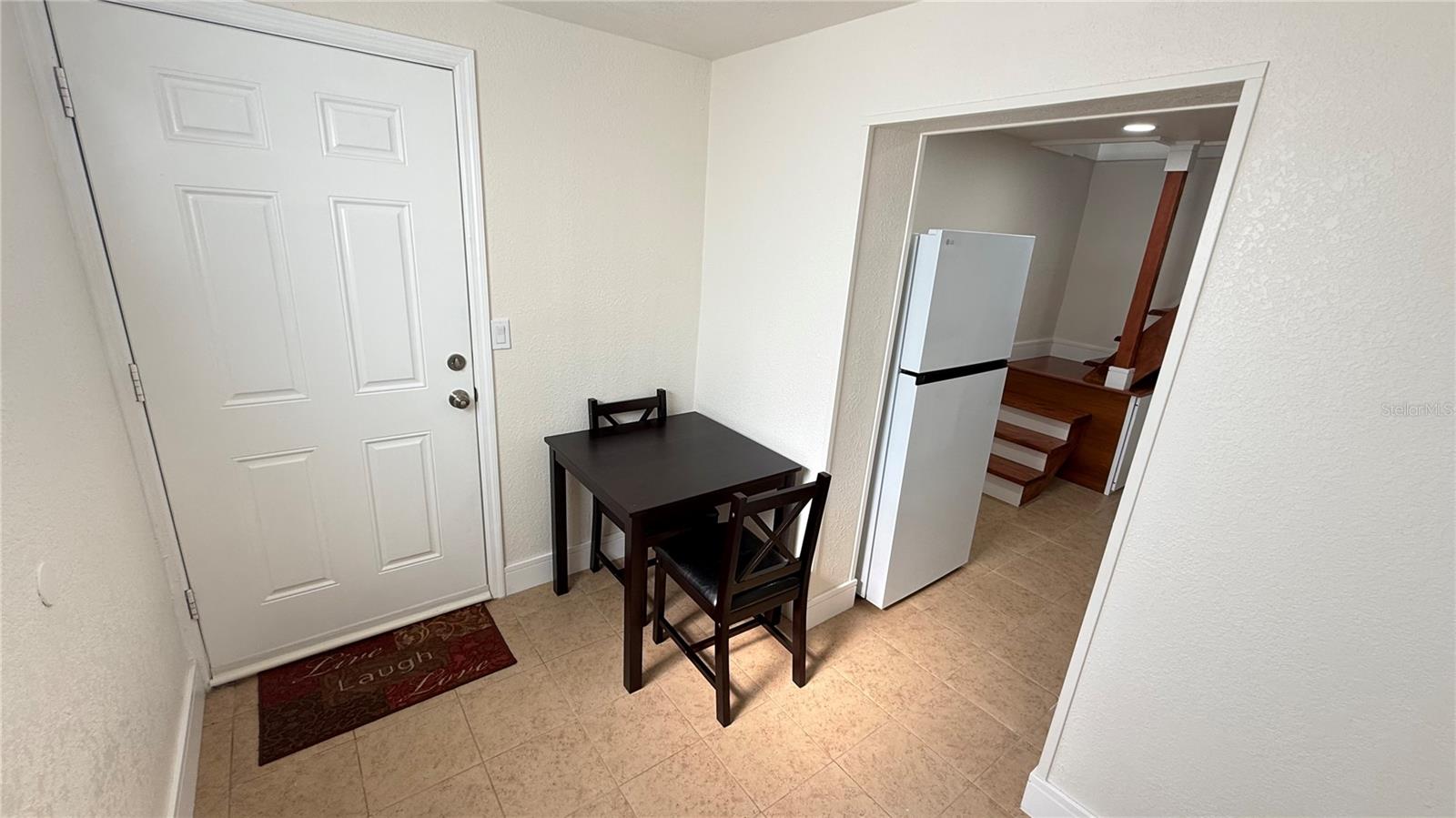 Listing photo id 34 for 4417 Hiawatha Street