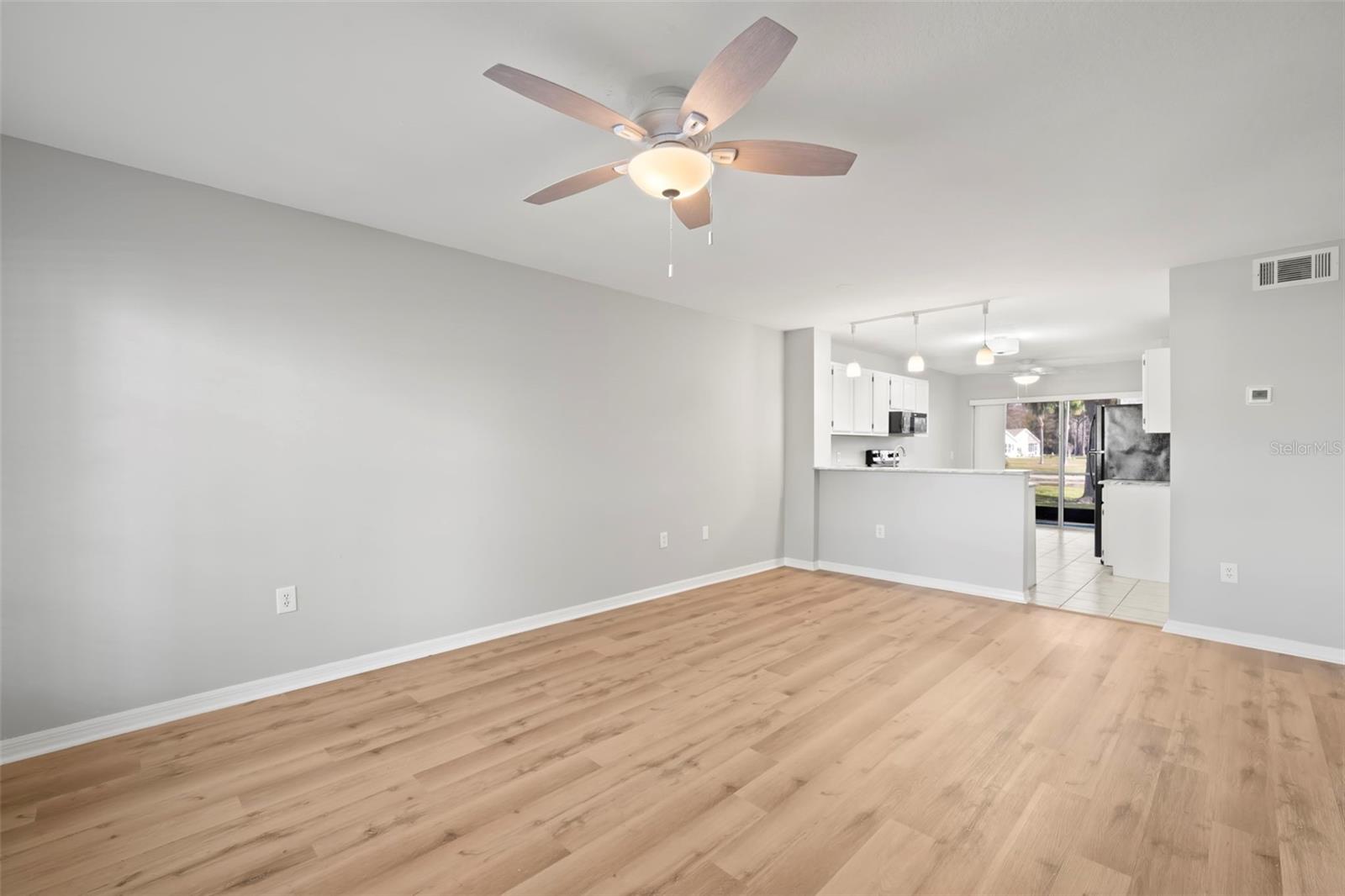 Image 3 of 29 For 4575 Whitton Way 1118