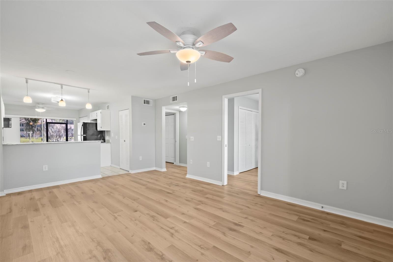 Image 4 of 29 For 4575 Whitton Way 1118