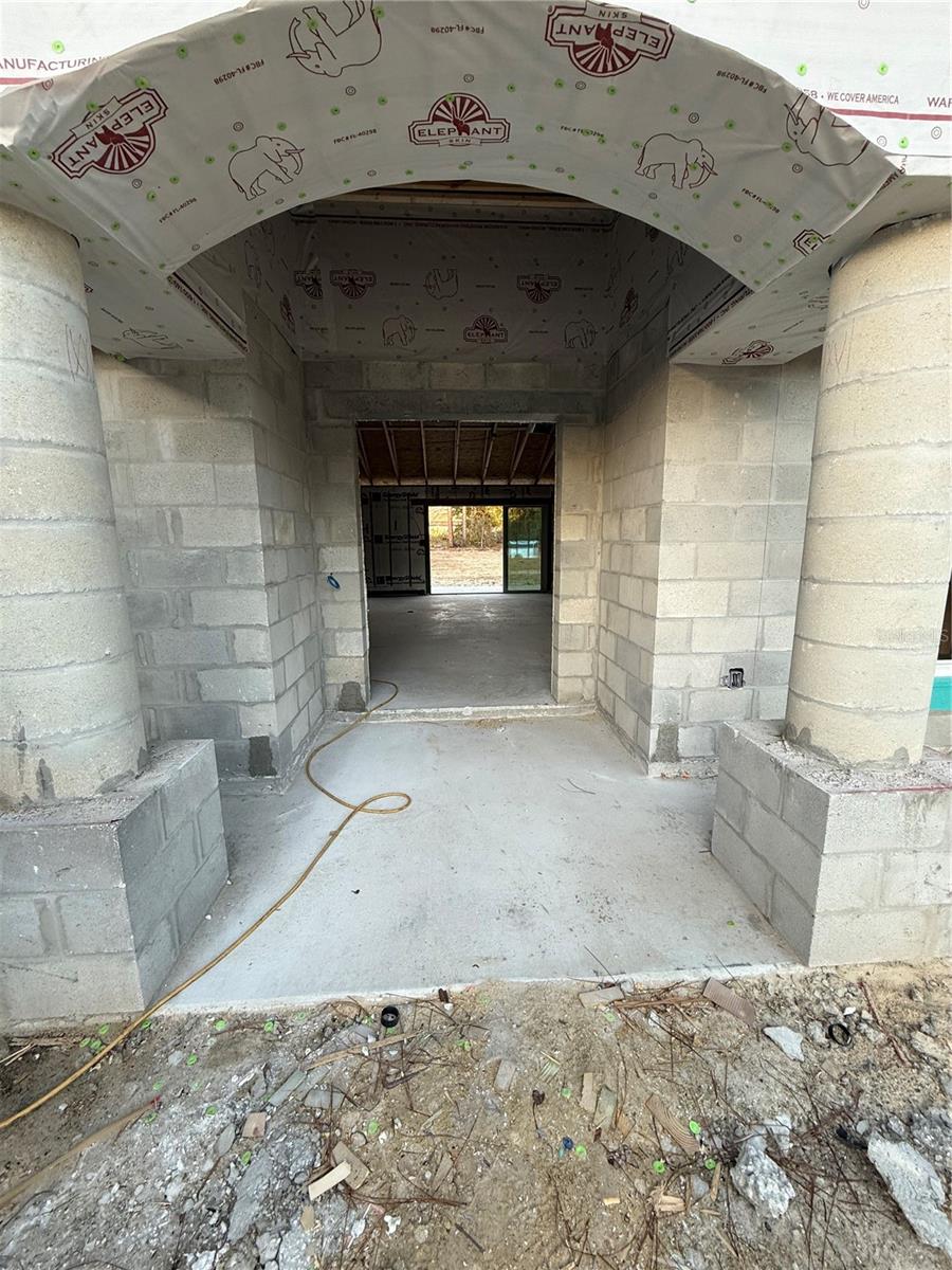 Listing photo id 1 for 15333 Honeycreeper Road