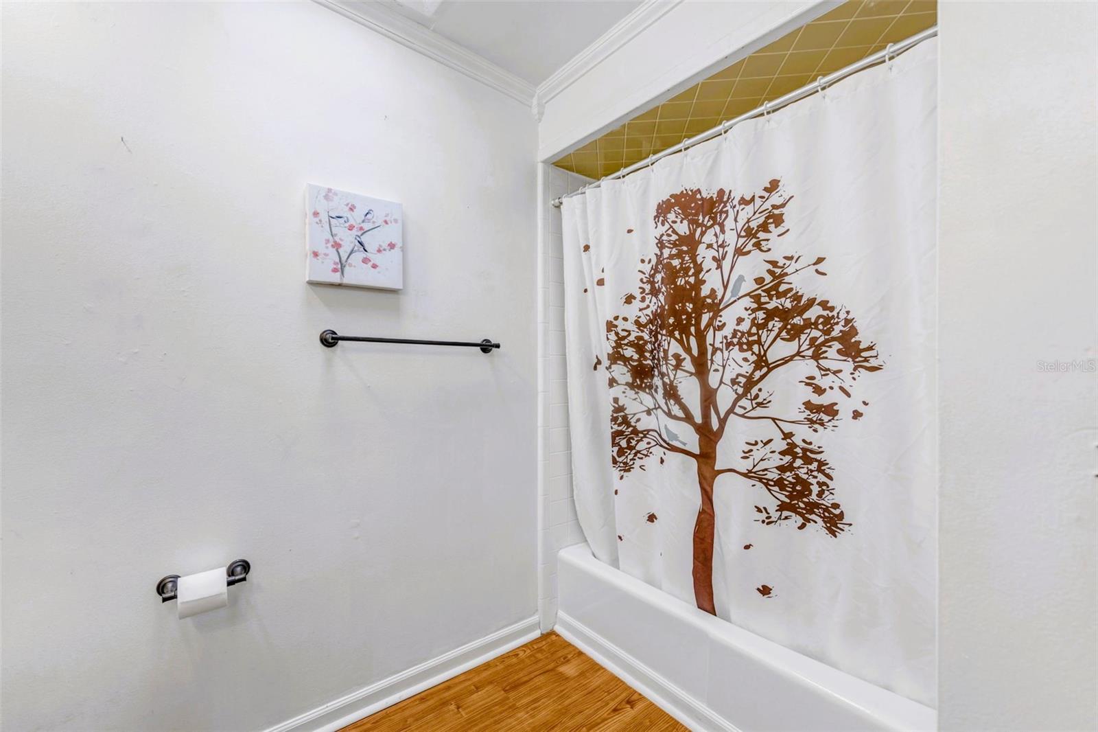 Image 10 of 31 For 424 Forest Glen Avenue