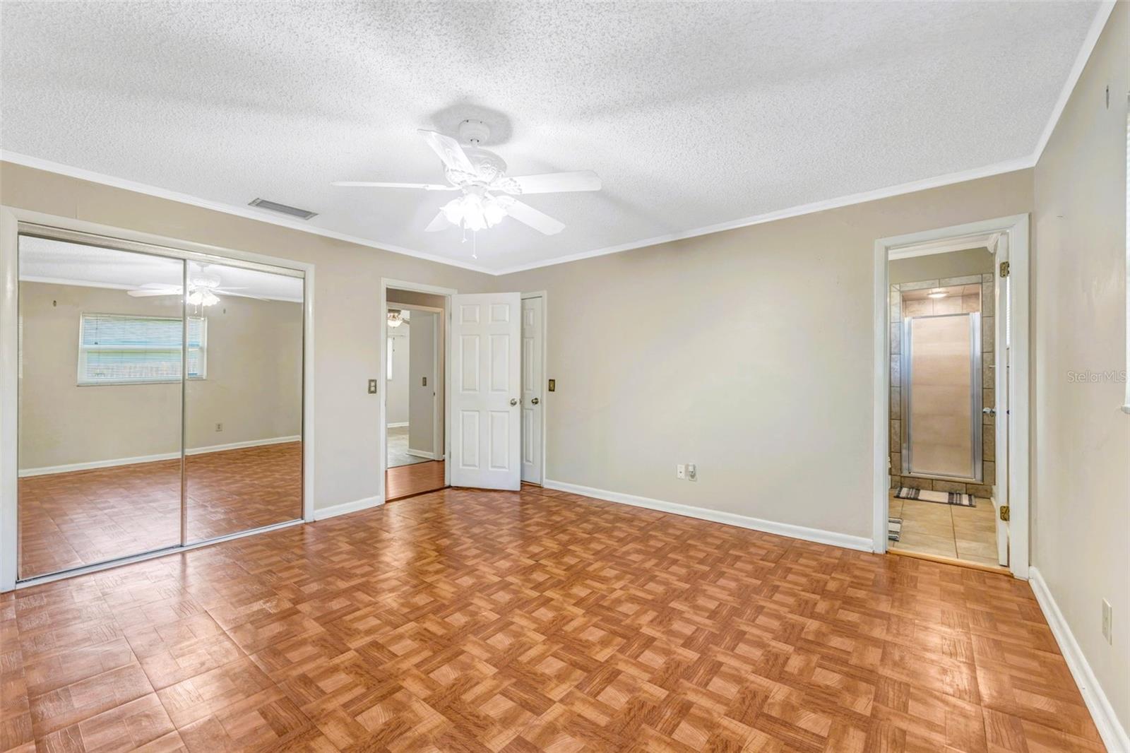 Image 12 of 31 For 424 Forest Glen Avenue