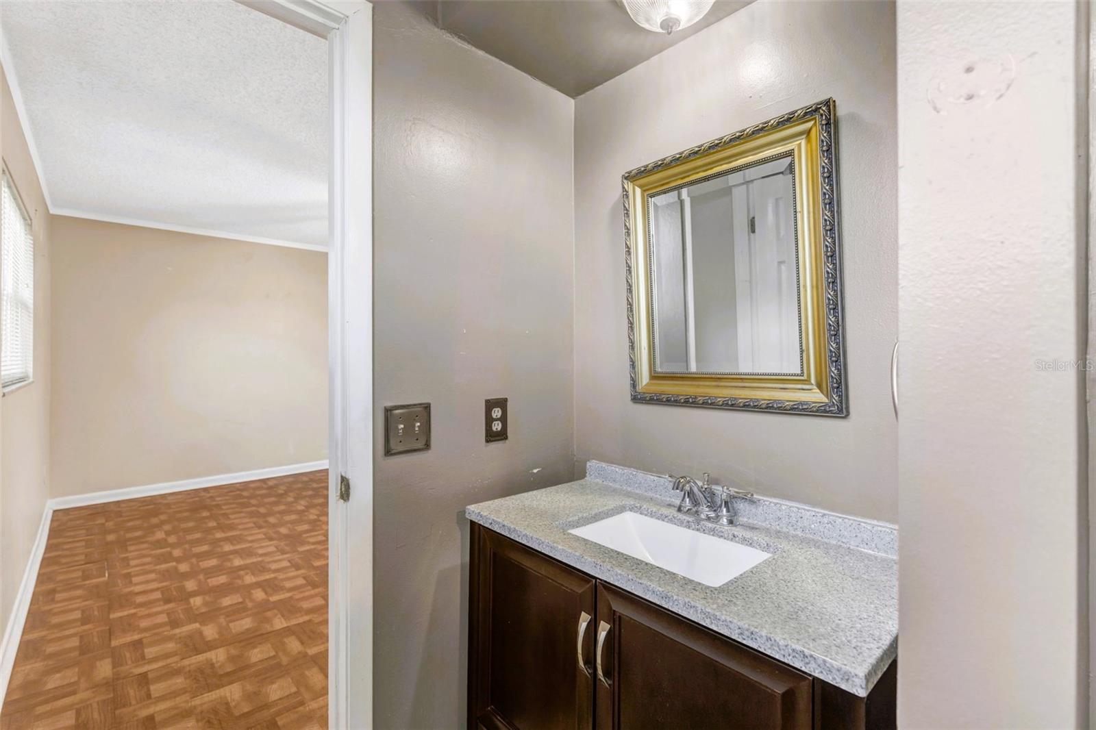 Image 13 of 31 For 424 Forest Glen Avenue