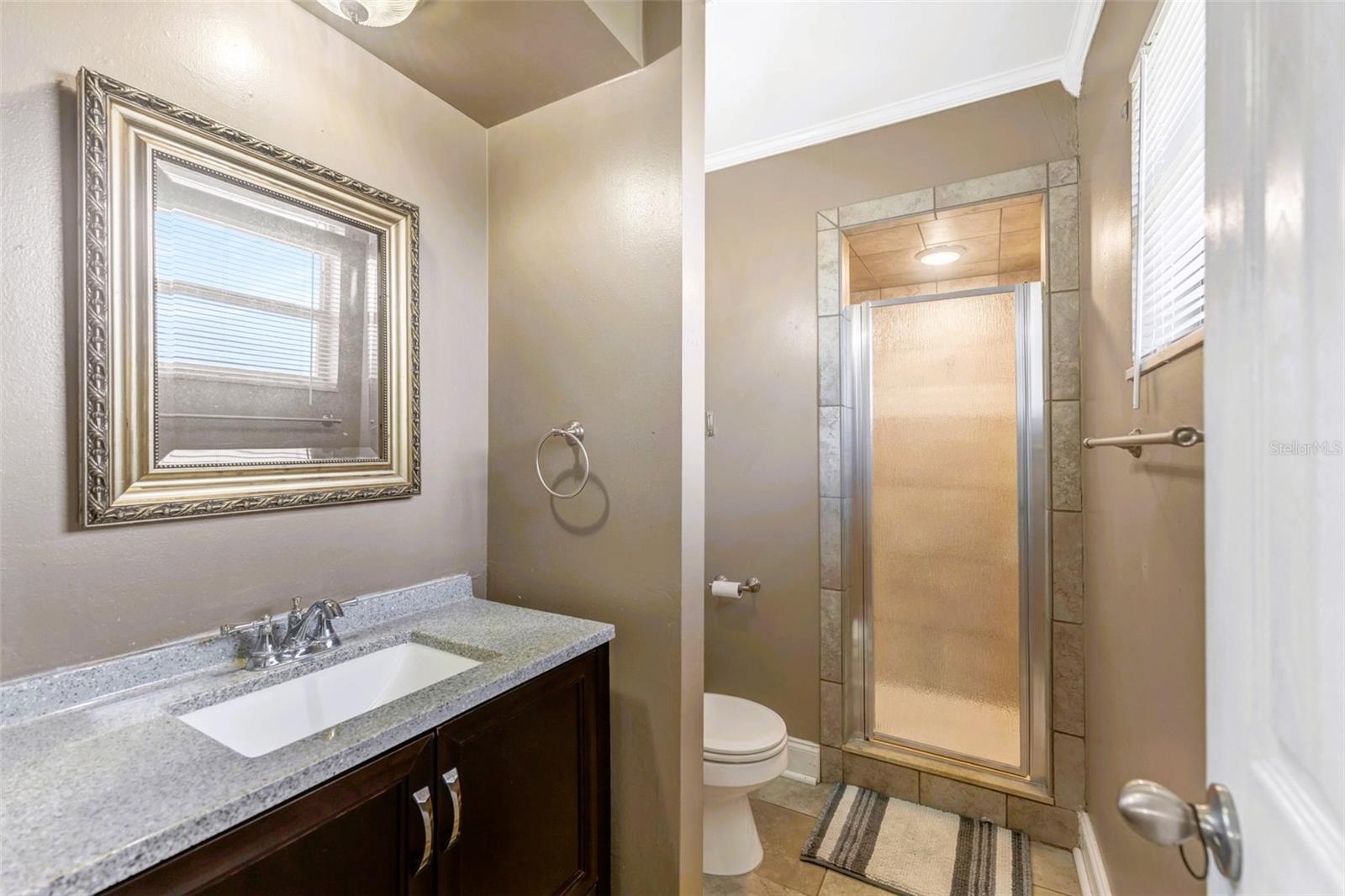 Image 14 of 31 For 424 Forest Glen Avenue