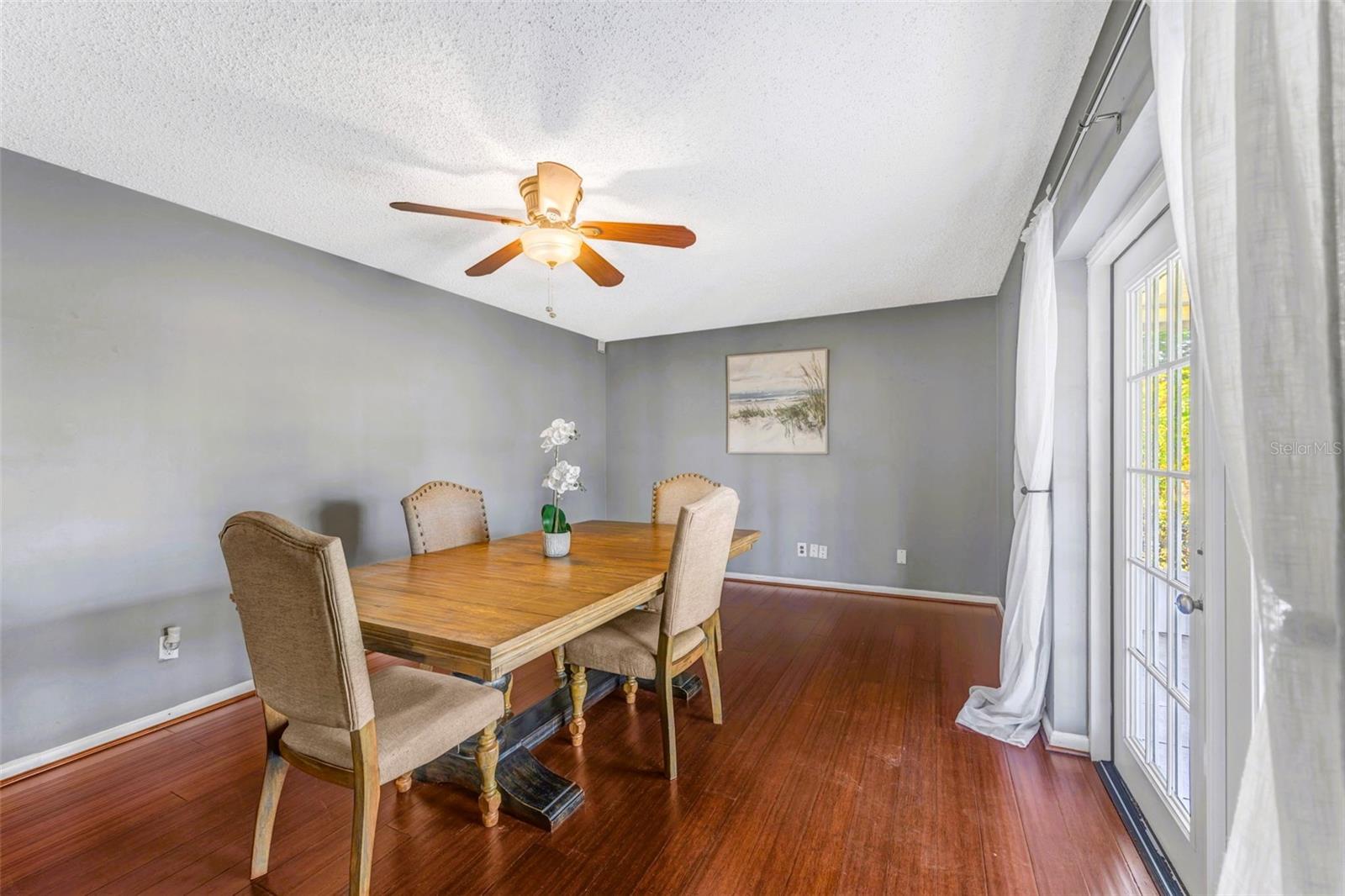 Image 17 of 31 For 424 Forest Glen Avenue