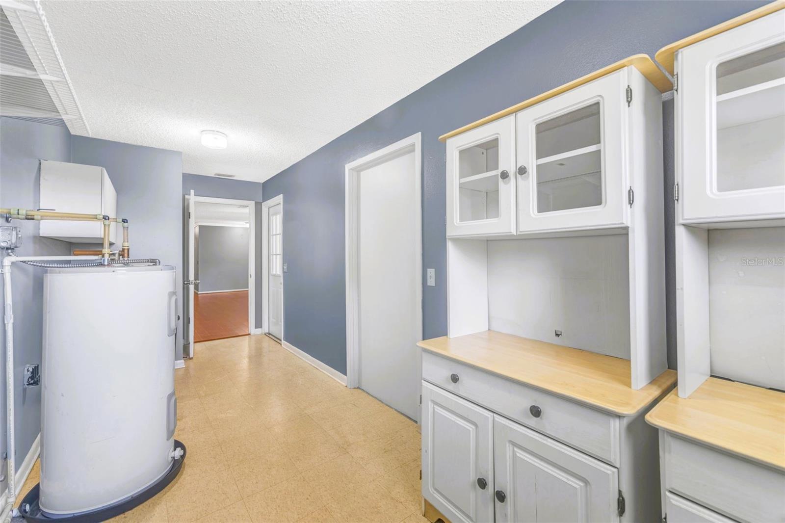 Image 19 of 31 For 424 Forest Glen Avenue