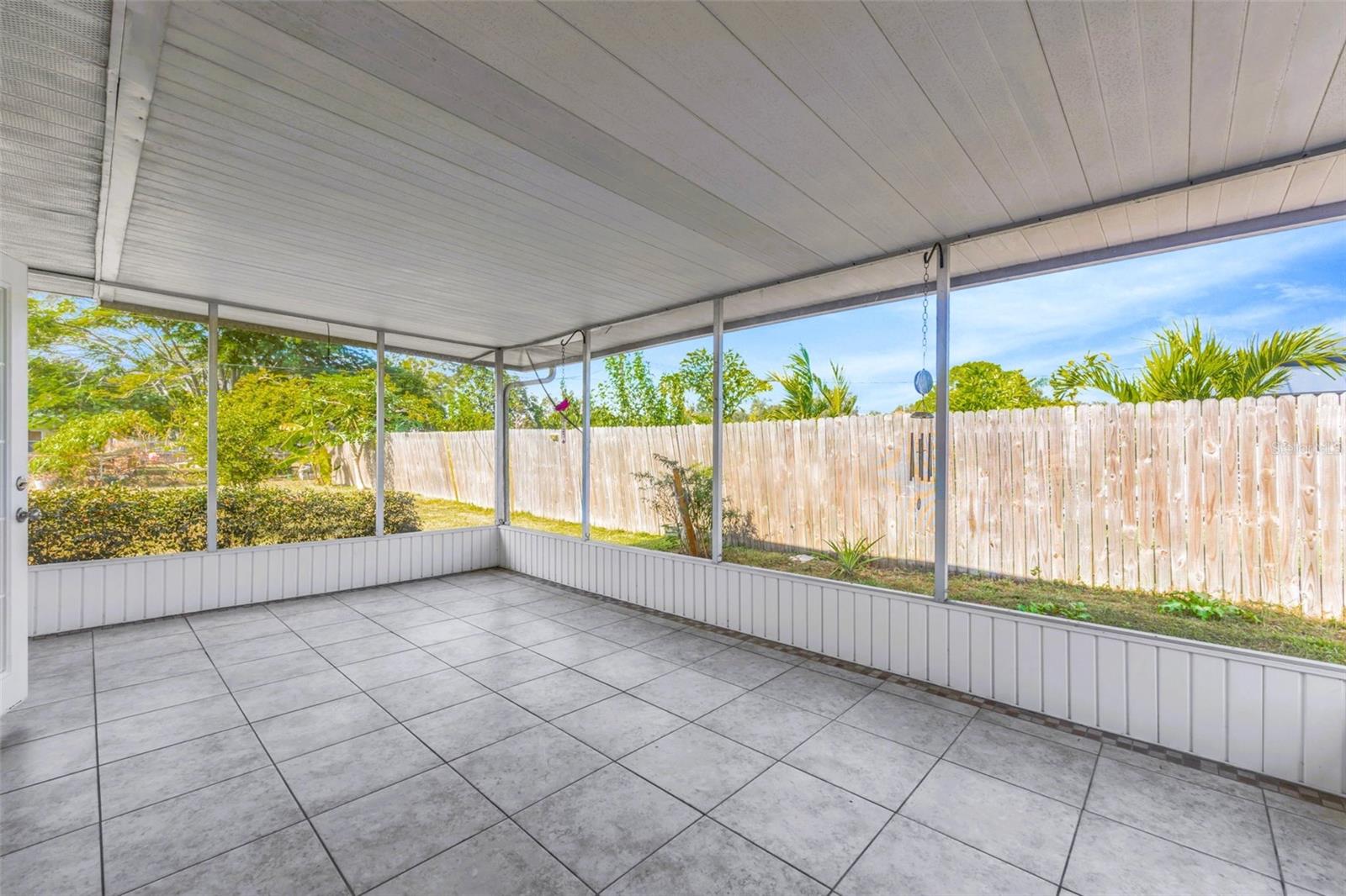 Image 20 of 31 For 424 Forest Glen Avenue