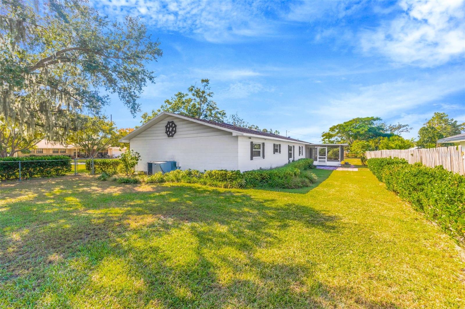 Image 26 of 31 For 424 Forest Glen Avenue