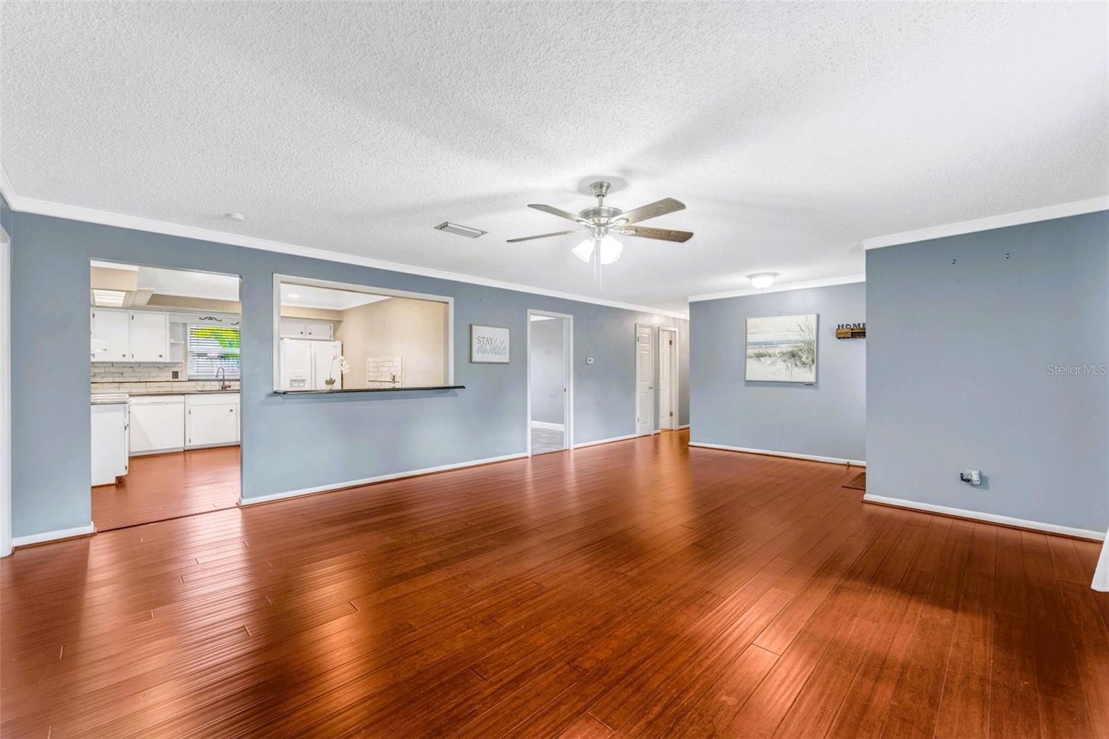 Image 4 of 31 For 424 Forest Glen Avenue