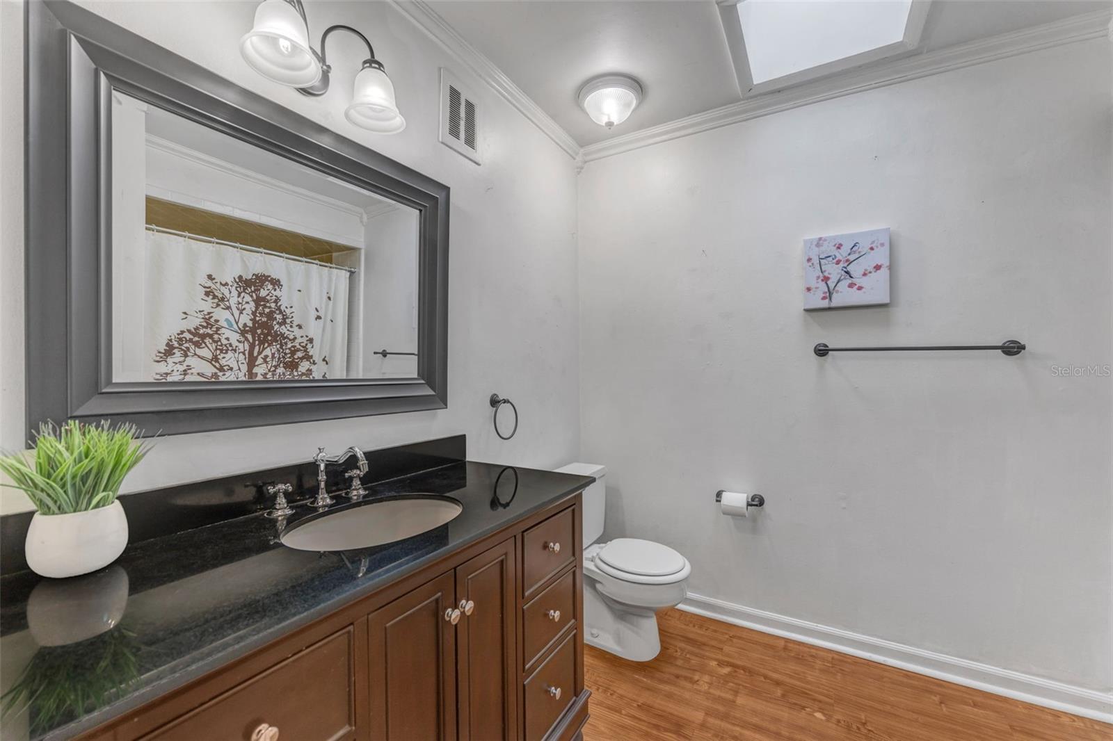 Image 8 of 31 For 424 Forest Glen Avenue