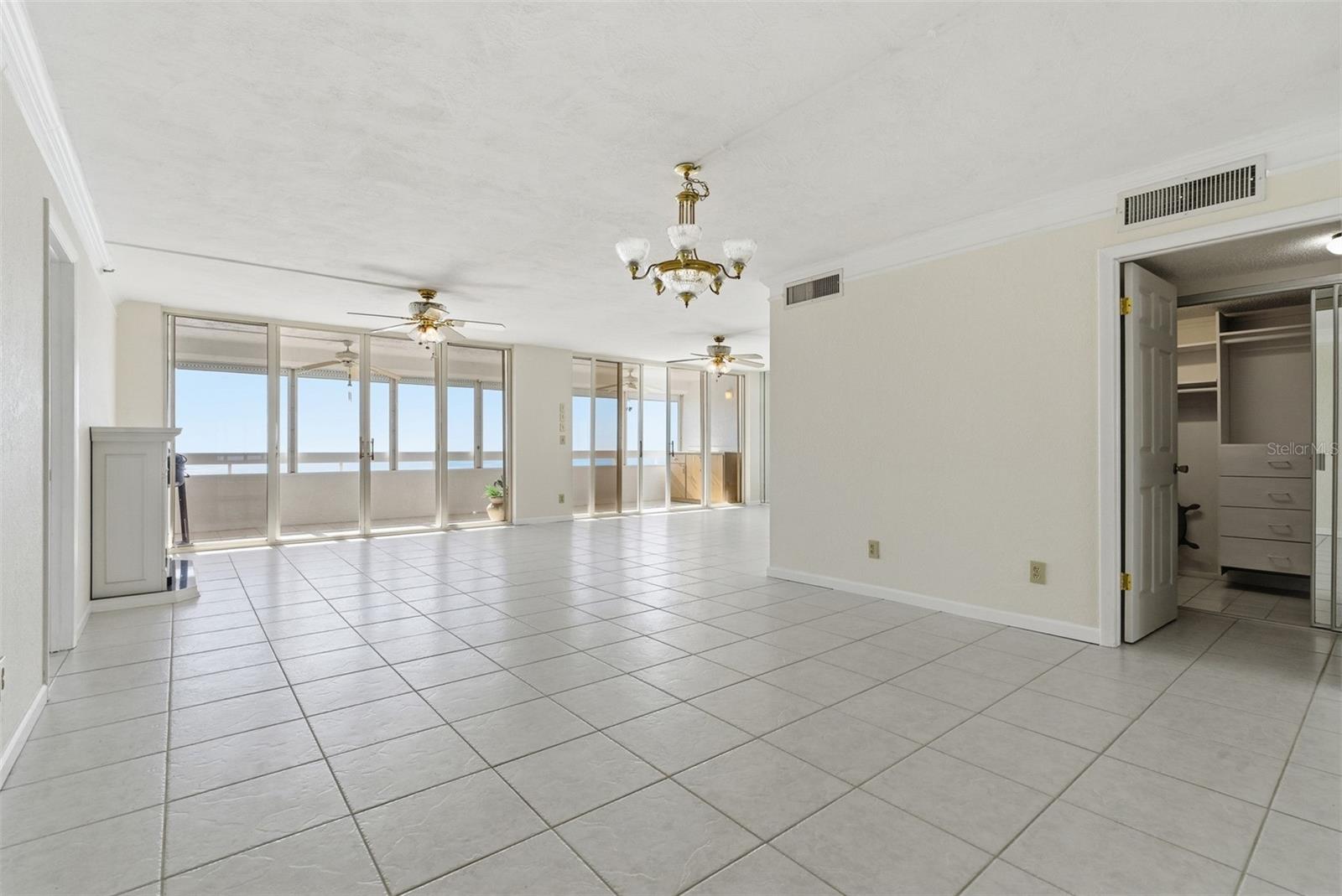 Image 11 of 58 For 17900 Gulf Boulevard 16c