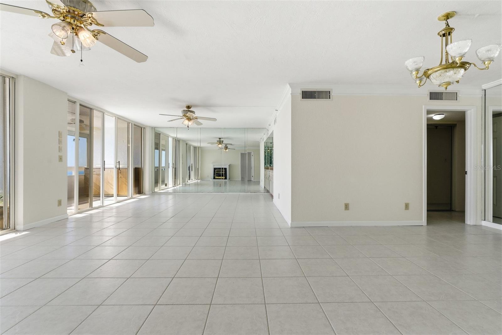 Image 12 of 58 For 17900 Gulf Boulevard 16c