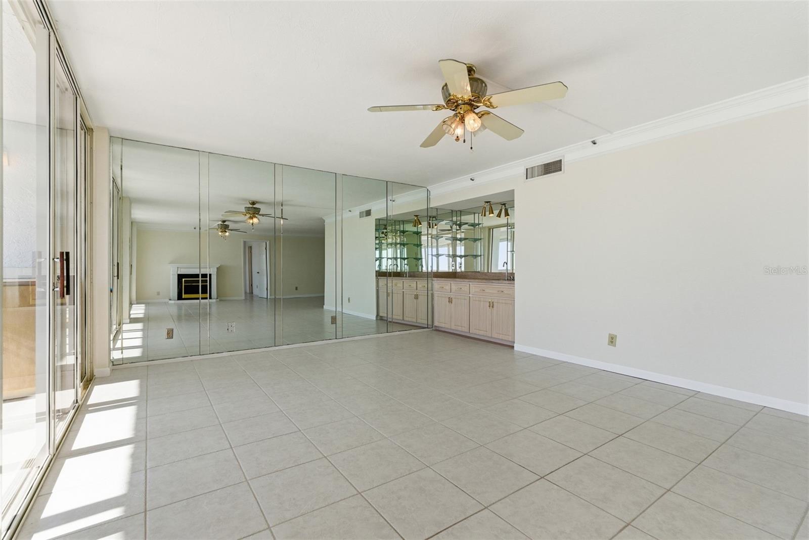 Image 18 of 58 For 17900 Gulf Boulevard 16c