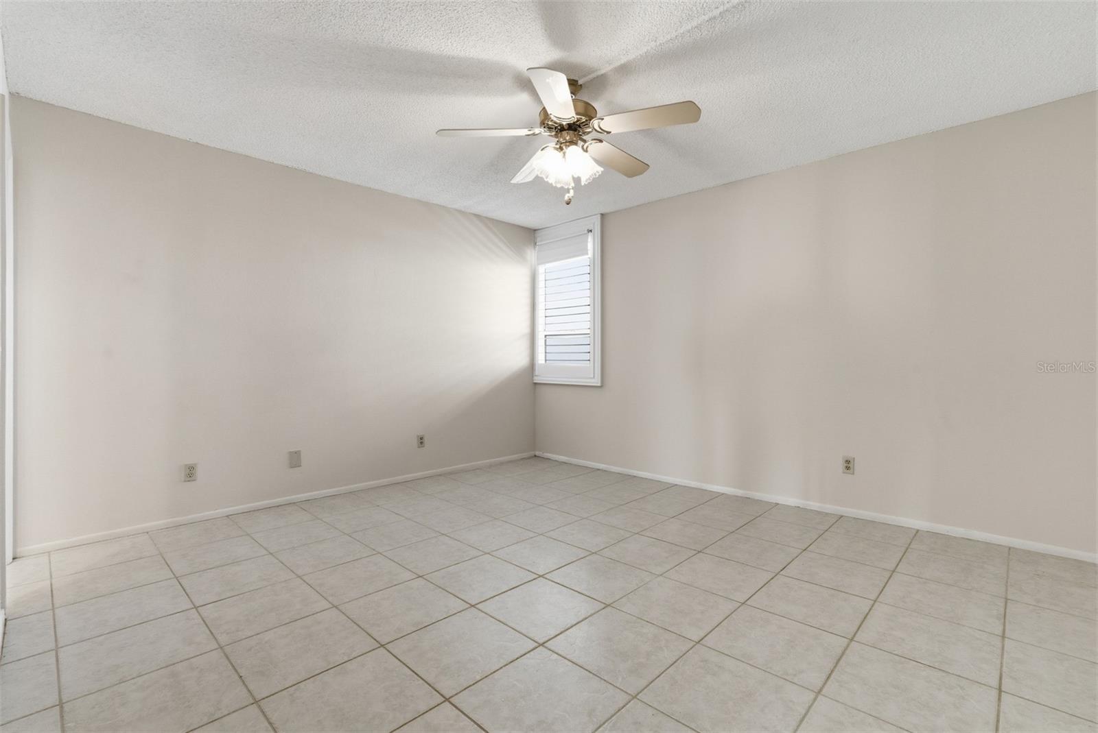 Image 37 of 58 For 17900 Gulf Boulevard 16c