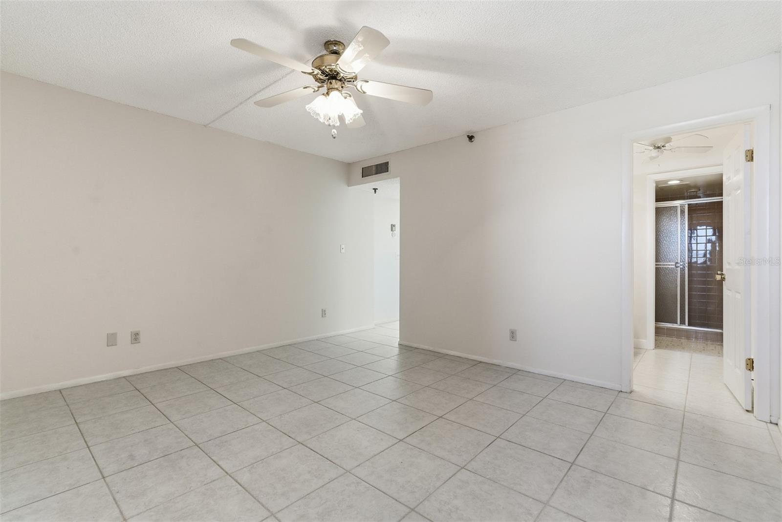 Image 38 of 58 For 17900 Gulf Boulevard 16c