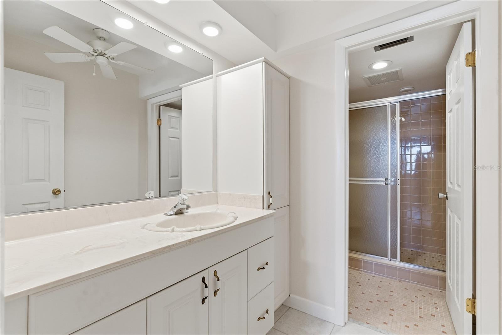 Image 39 of 58 For 17900 Gulf Boulevard 16c