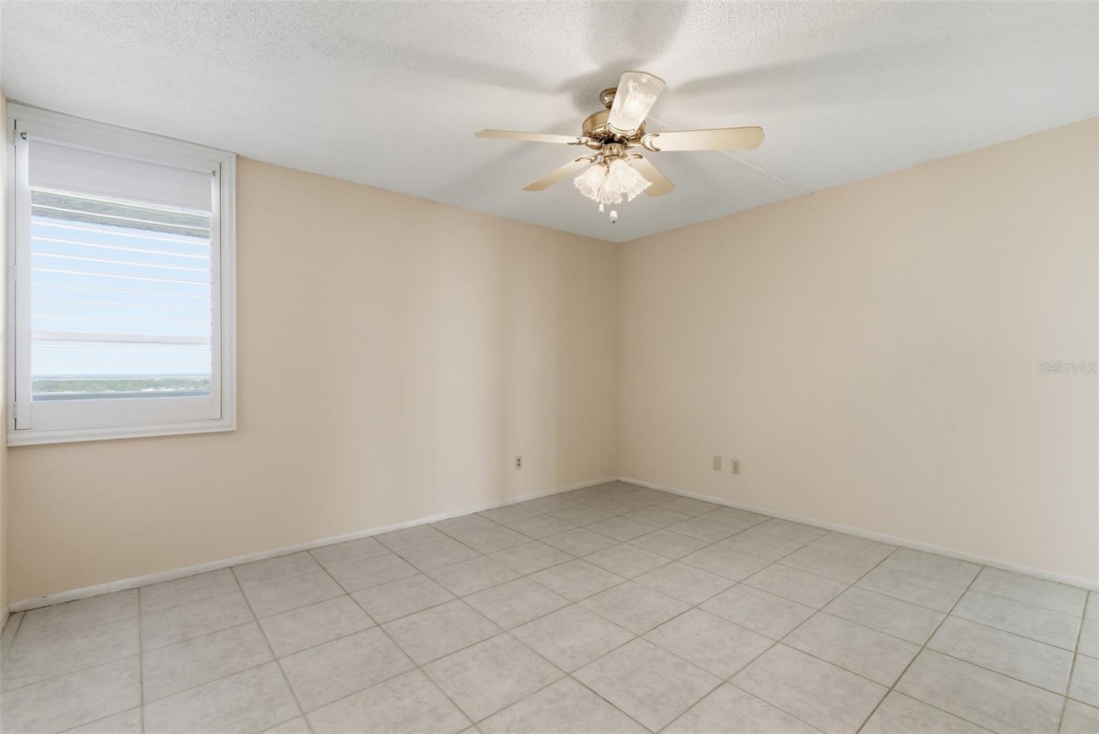 Image 40 of 58 For 17900 Gulf Boulevard 16c