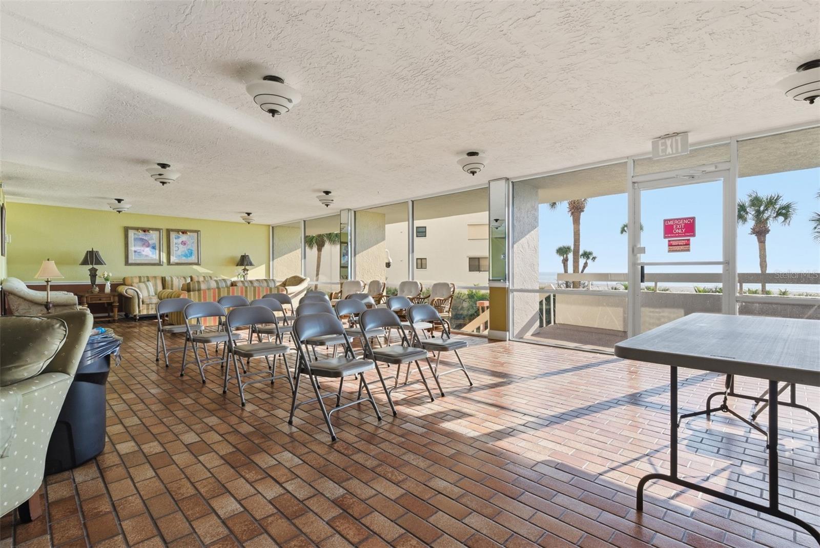 Image 44 of 58 For 17900 Gulf Boulevard 16c