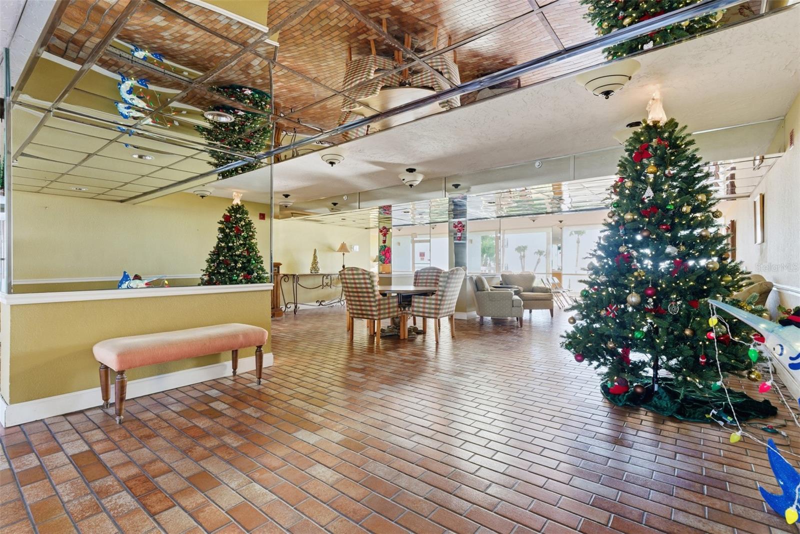 Image 46 of 58 For 17900 Gulf Boulevard 16c