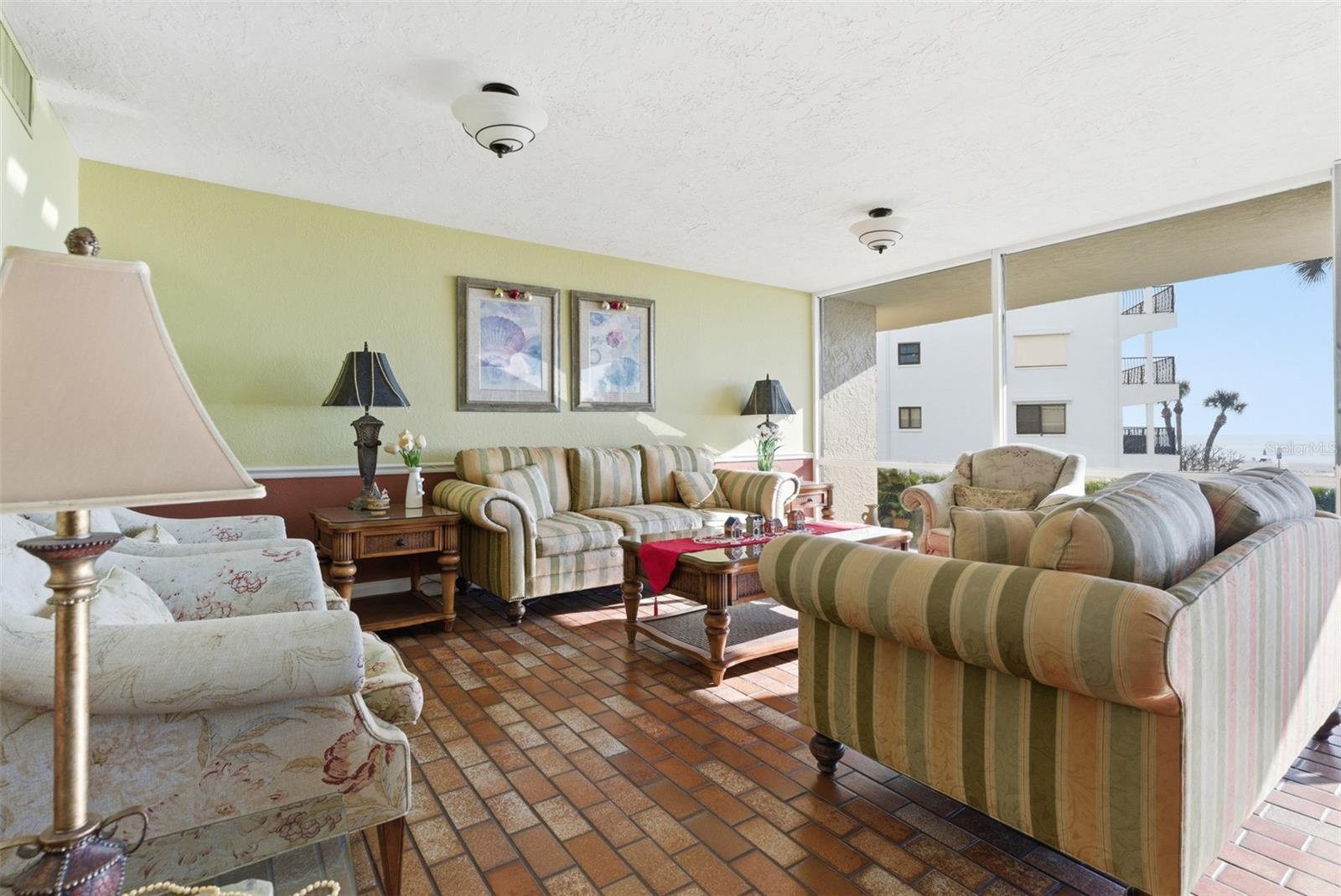 Image 47 of 58 For 17900 Gulf Boulevard 16c