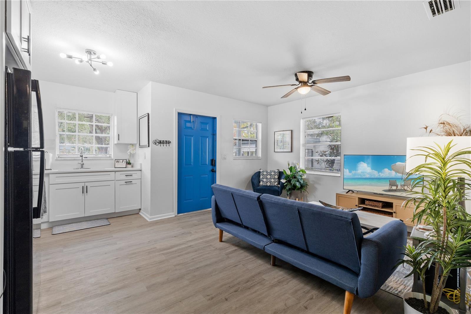 Image 7 of 14 For 2819 Marconi Street B