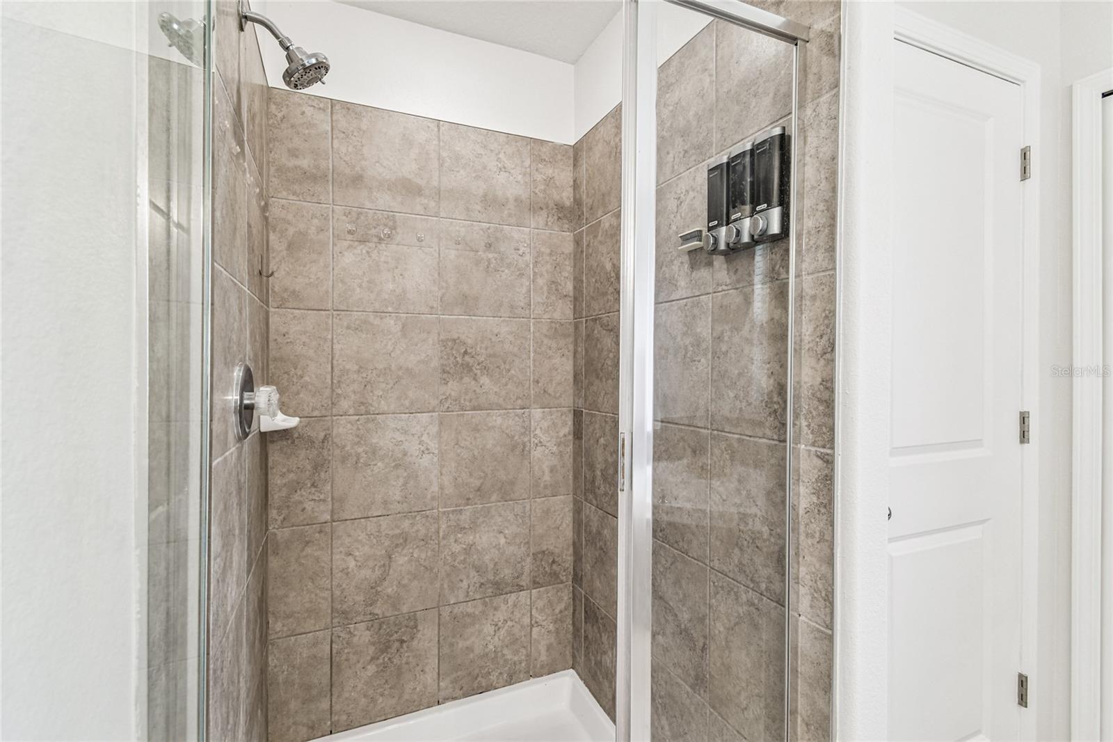 Image 19 of 35 For 21143 Passive Porch Drive