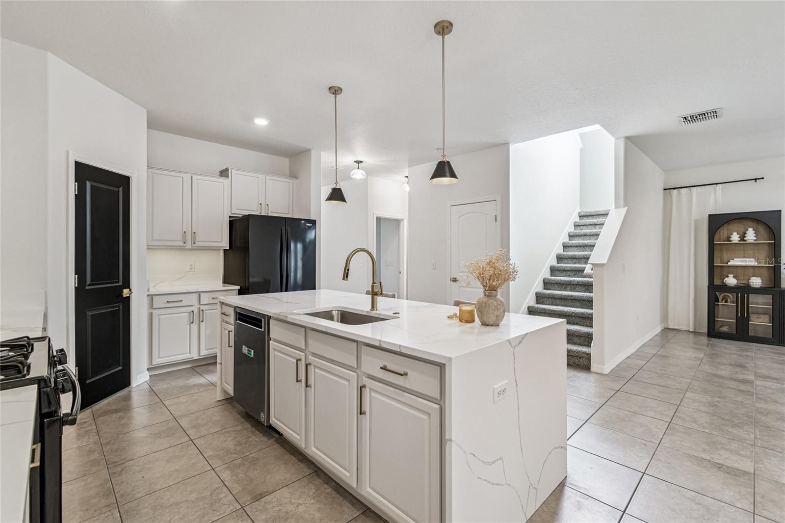 Image 5 of 35 For 21143 Passive Porch Drive