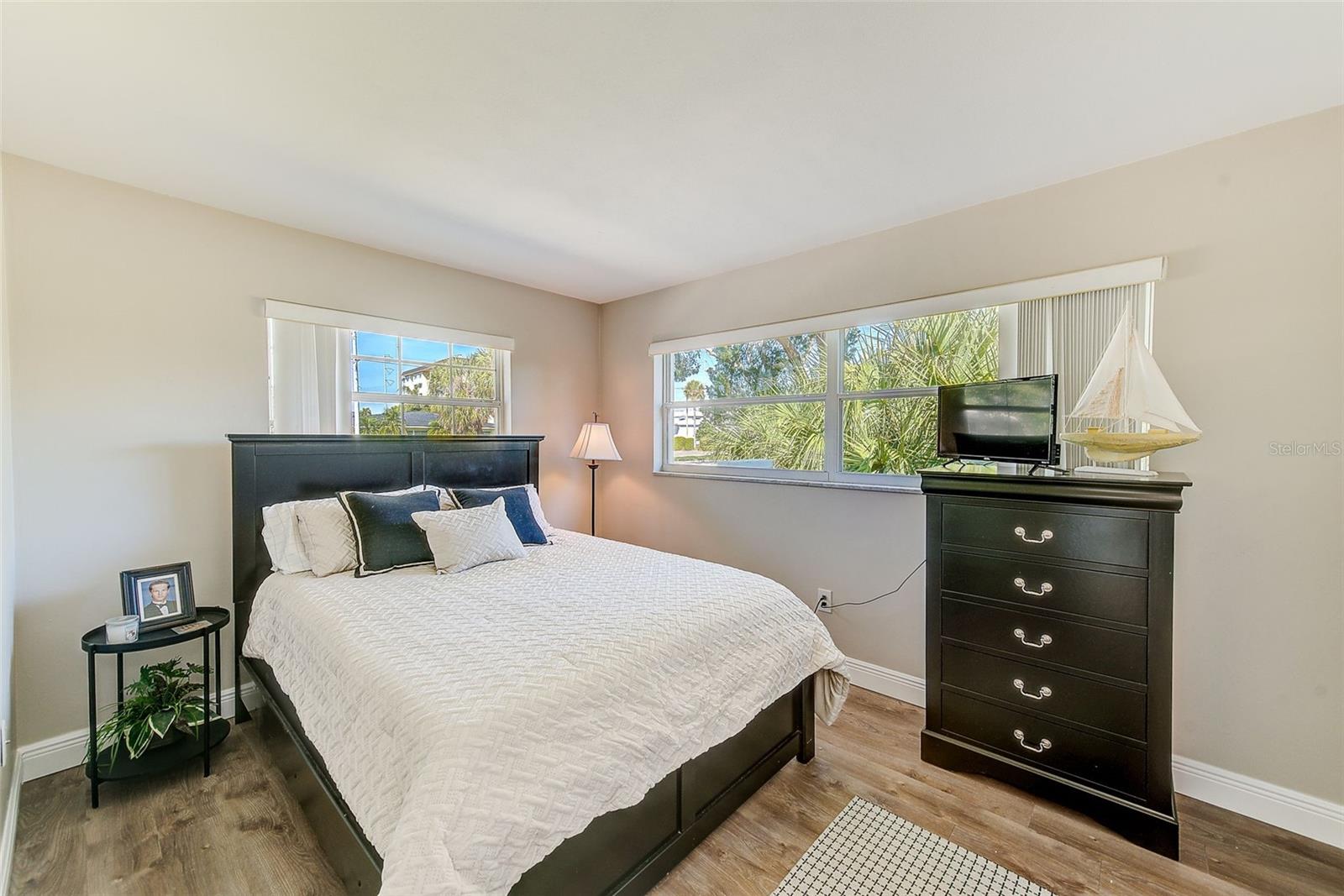 Image 24 of 36 For 7195 Augusta Boulevard