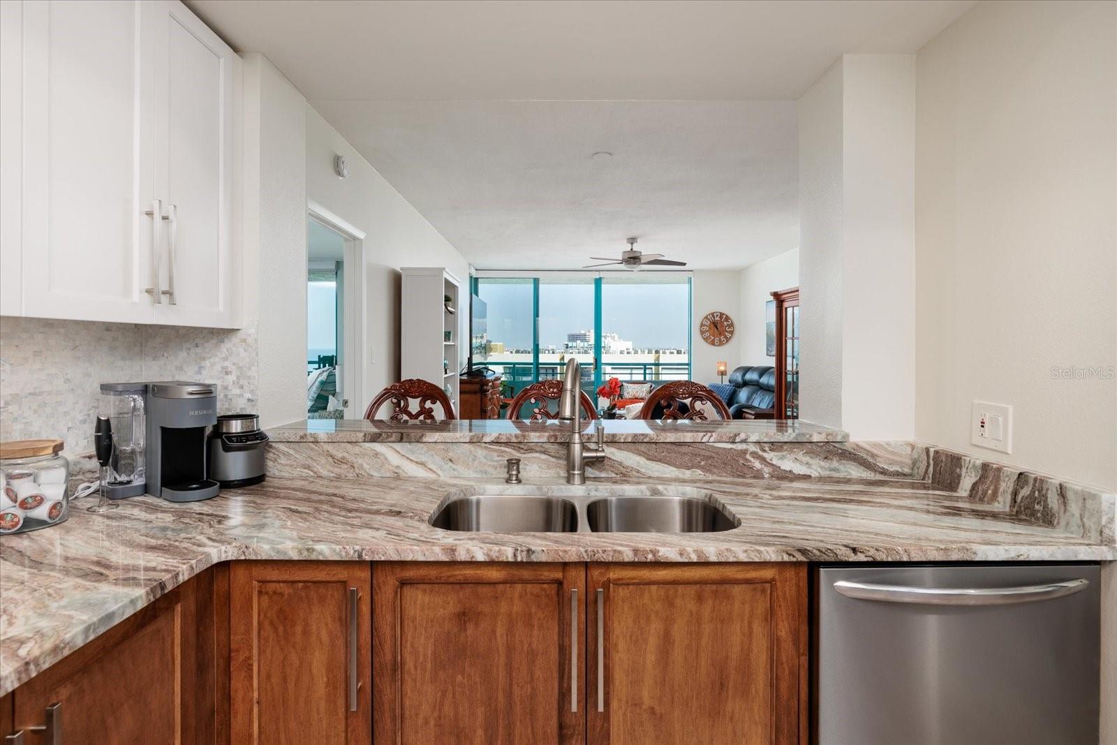 Image 11 of 70 For 1520 Gulf Boulevard 1404