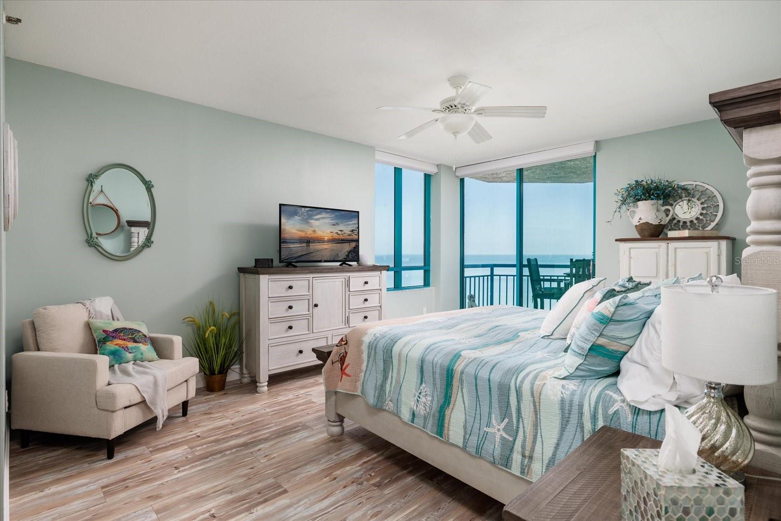 Image 24 of 70 For 1520 Gulf Boulevard 1404