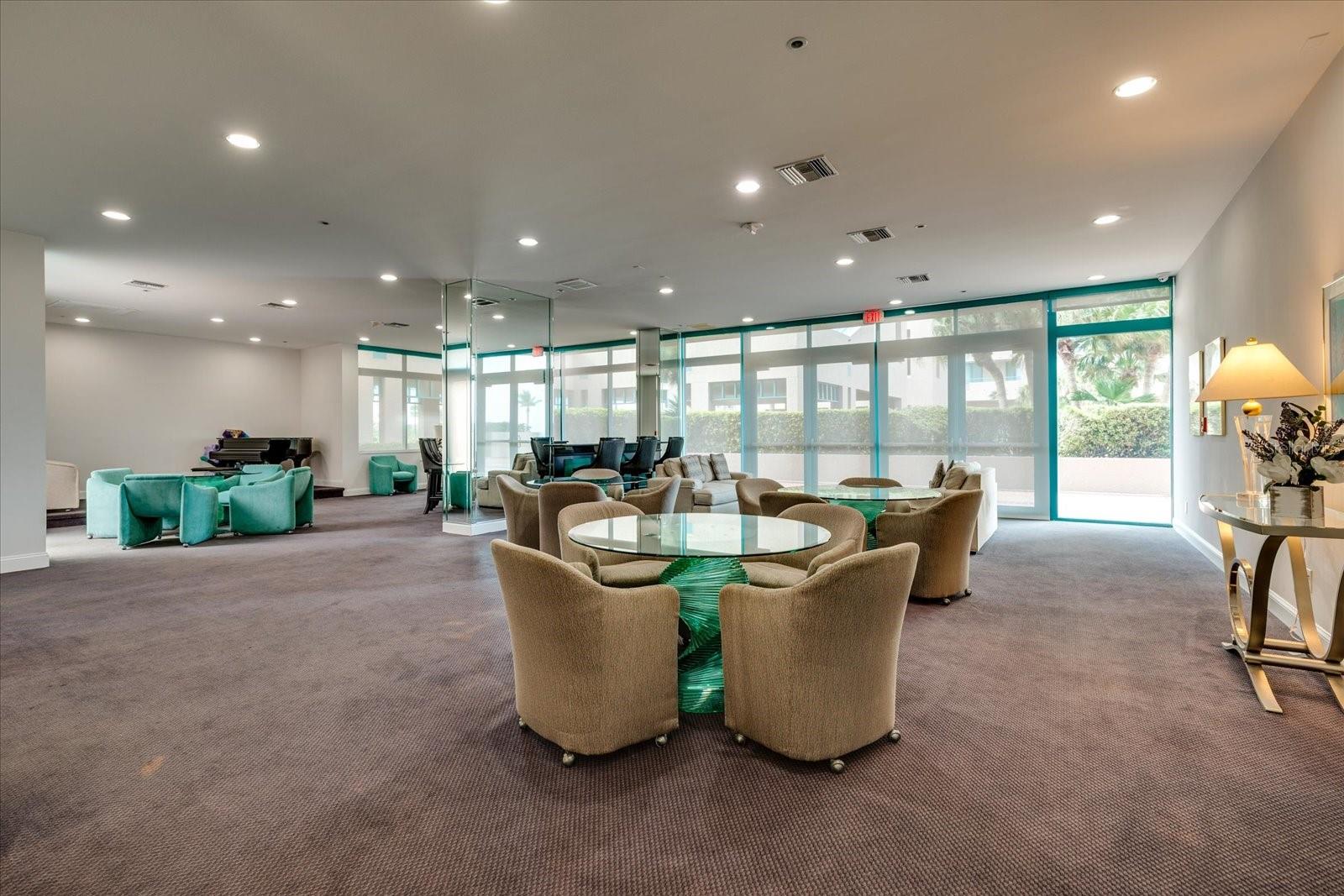 Image 36 of 70 For 1520 Gulf Boulevard 1404