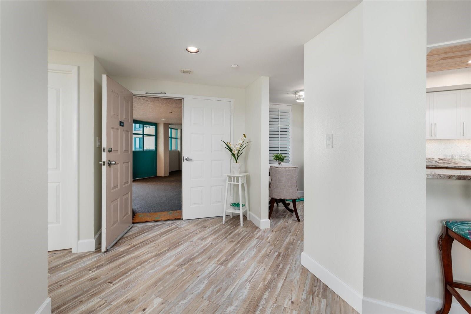 Image 7 of 70 For 1520 Gulf Boulevard 1404