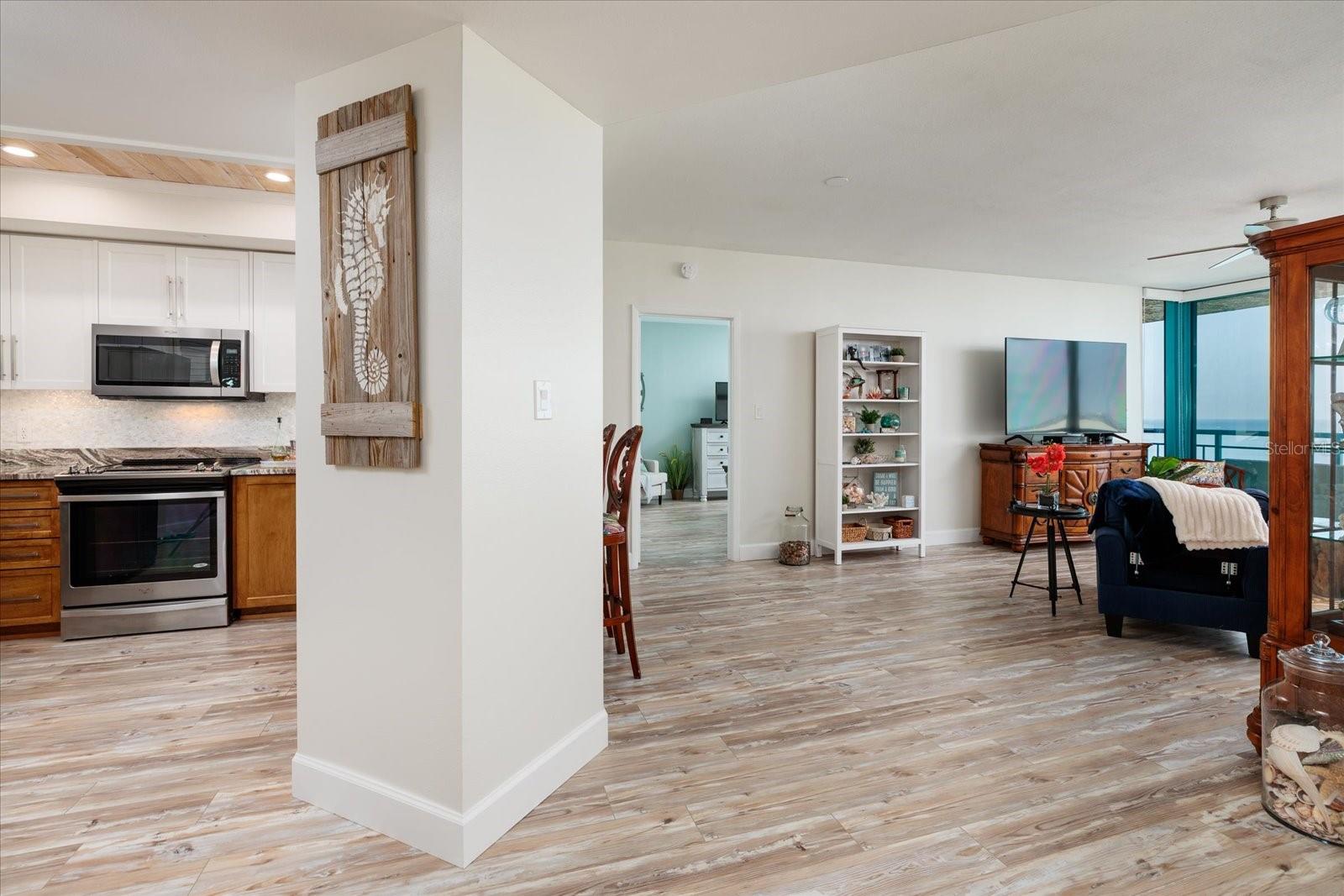 Image 8 of 70 For 1520 Gulf Boulevard 1404