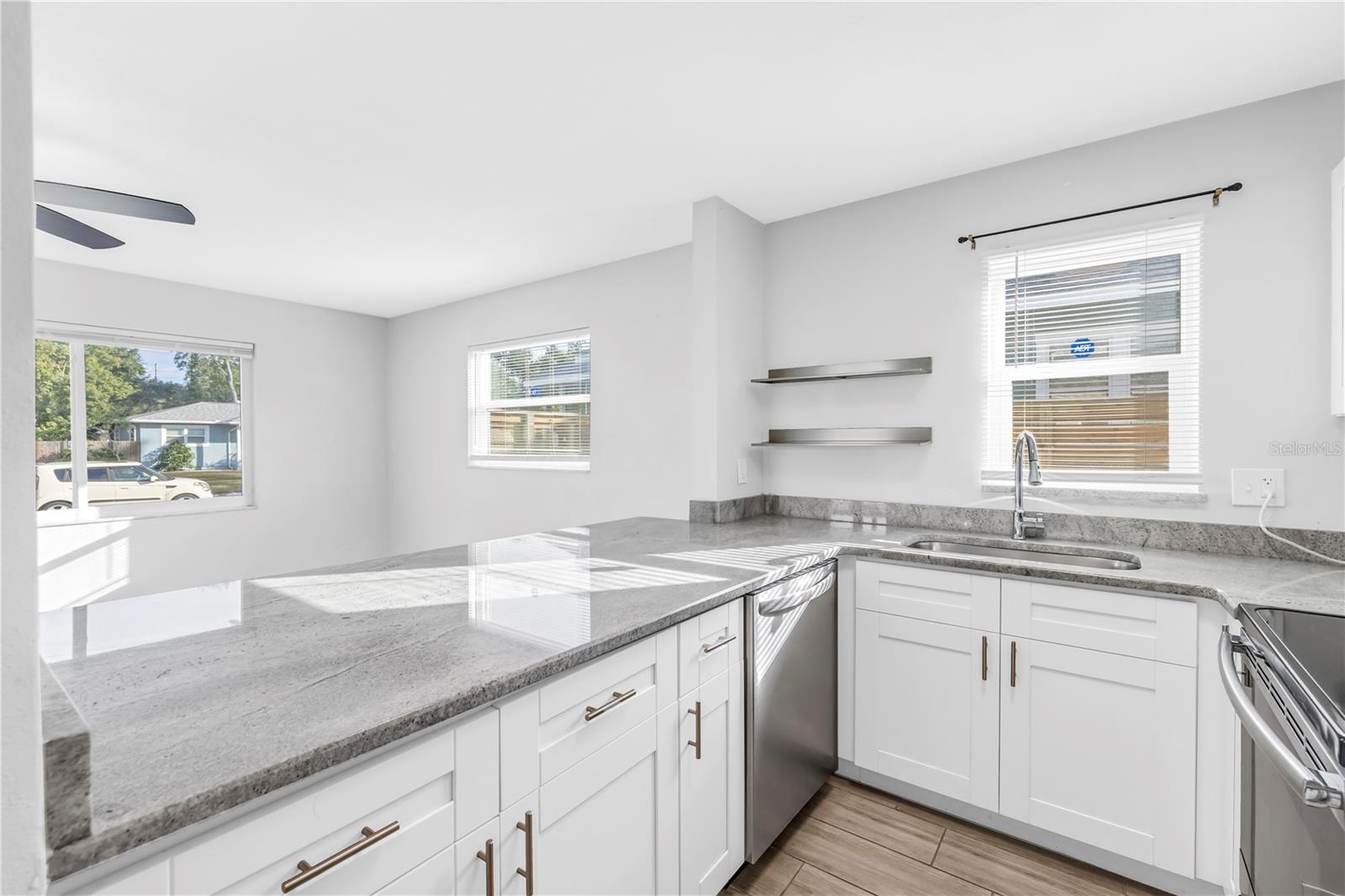 Image 6 of 20 For 5026 3rd Avenue S